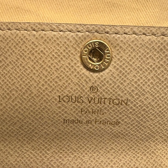 Louis Vuitton Limited Edition Gold Monogram Dentelle Ludlow Wallet - Authentic - Picture 8 of 15